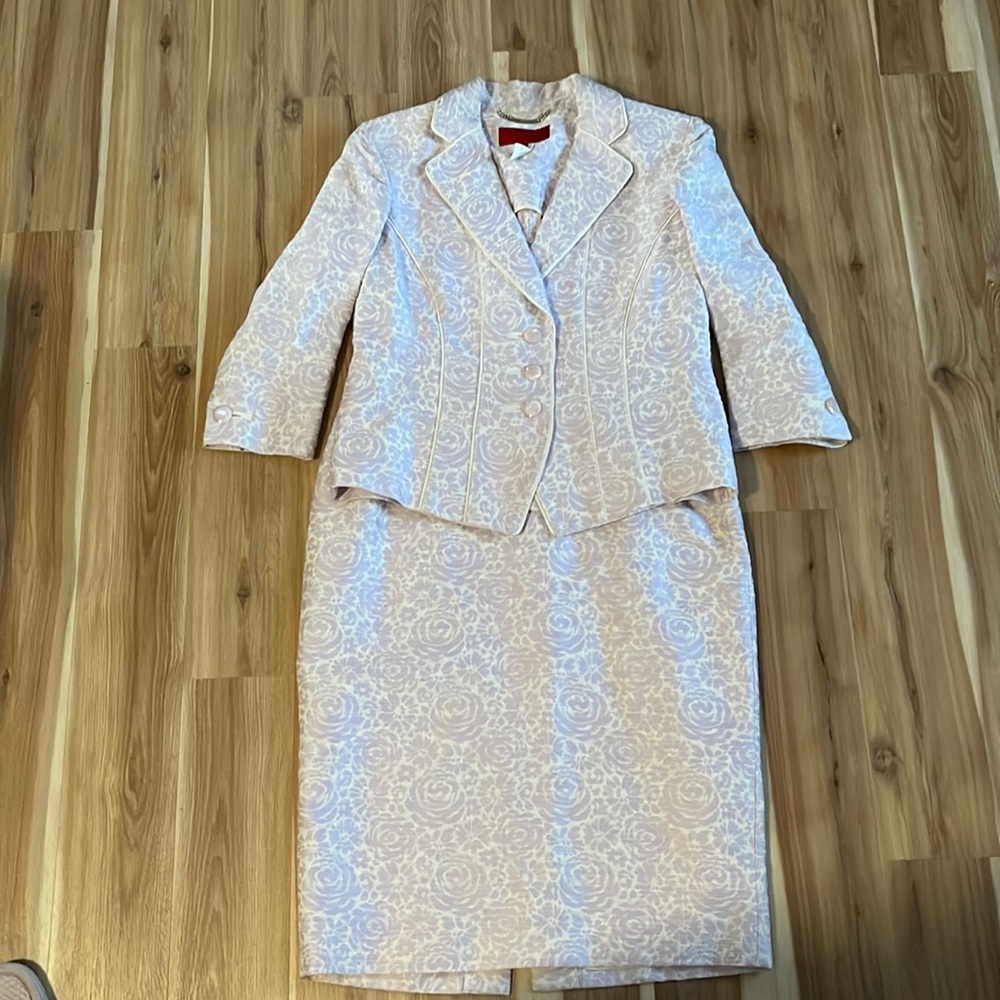 Les Copains size 48 (12/14) purple flower silk skirt suit